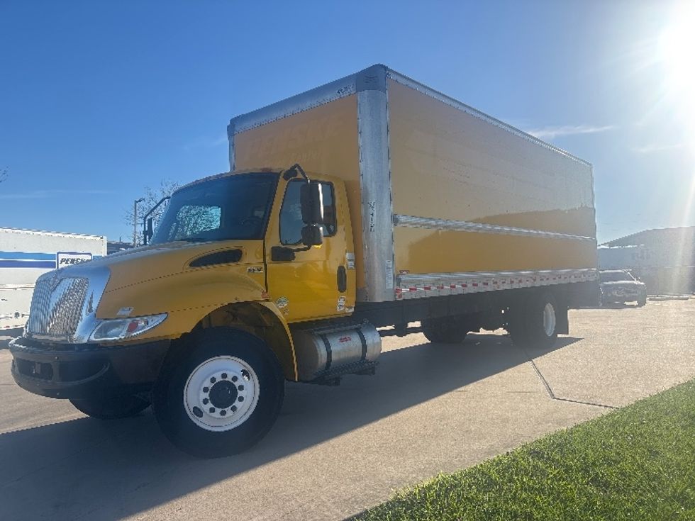 Medium Duty Box Truck-Light and Medium Duty Trucks-International-2021-MV607-Houston-TX-212,865\n\t\tmiles-$ 40,500 - Image 3