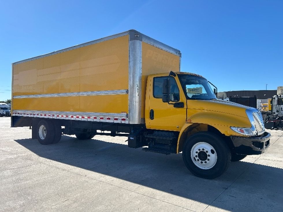 Medium Duty Box Truck-Light and Medium Duty Trucks-International-2021-MV607-Houston-TX-213,089\n\t\tmiles-$ 40,500 - Image 1