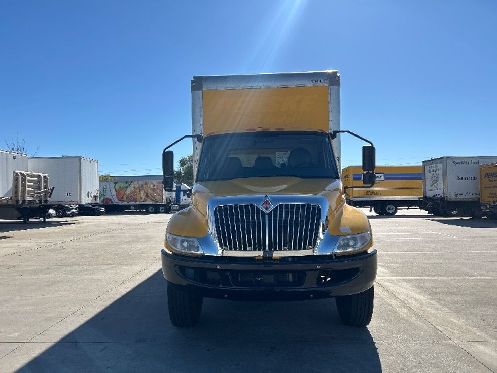 Medium Duty Box Truck-Light and Medium Duty Trucks-International-2021-MV607-Houston-TX-213,089\n\t\tmiles-$ 40,500 - Image 2