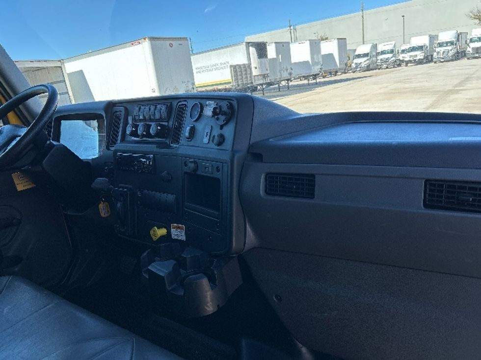 Medium Duty Box Truck-Light and Medium Duty Trucks-International-2021-MV607-Houston-TX-213,089\n\t\tmiles-$ 40,500 - Image 21