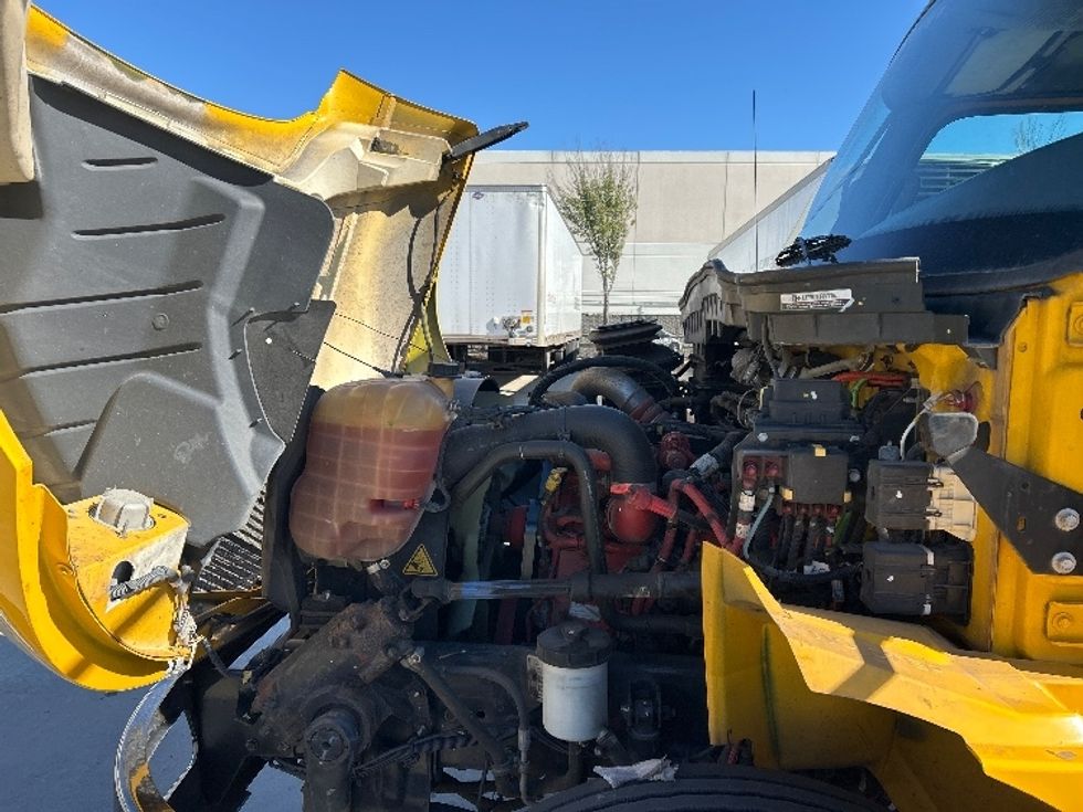 Medium Duty Box Truck-Light and Medium Duty Trucks-International-2021-MV607-Houston-TX-213,089\n\t\tmiles-$ 40,500 - Image 24