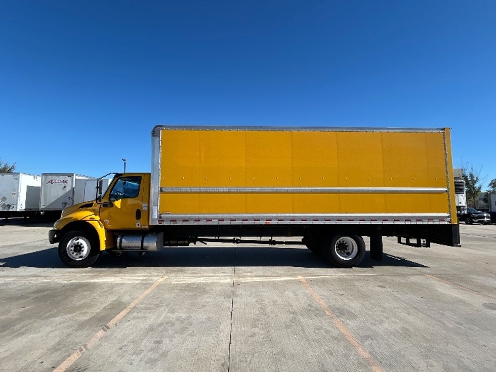 Medium Duty Box Truck-Light and Medium Duty Trucks-International-2021-MV607-Houston-TX-213,089\n\t\tmiles-$ 40,500 - Image 4