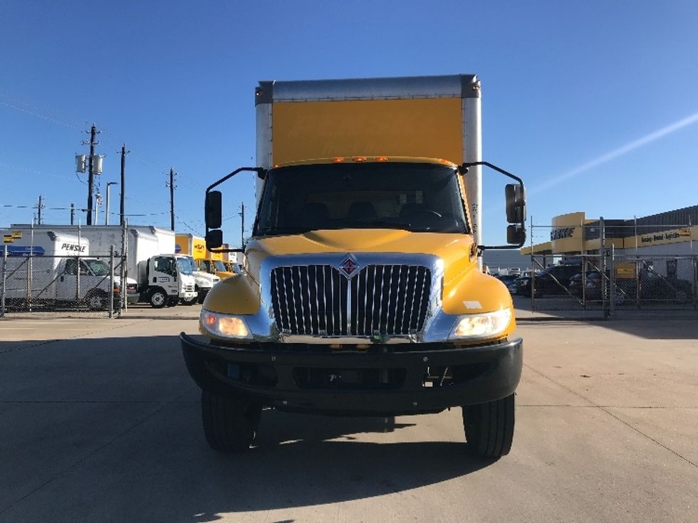 Medium Duty Box Truck-Light and Medium Duty Trucks-International-2021-MV607-Houston-TX-213,456\n\t\tmiles-$ 40,250 - Image 2