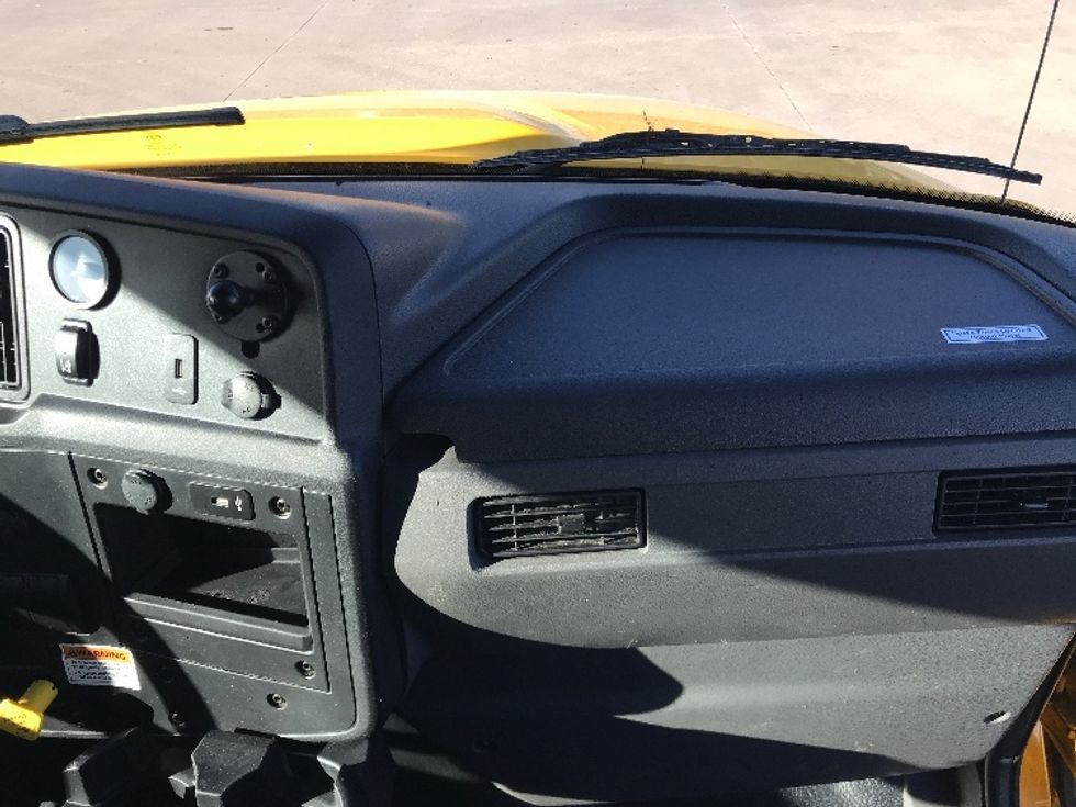 Medium Duty Box Truck-Light and Medium Duty Trucks-International-2021-MV607-Houston-TX-213,456\n\t\tmiles-$ 40,250 - Image 21