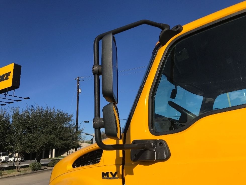 Medium Duty Box Truck-Light and Medium Duty Trucks-International-2021-MV607-Houston-TX-213,456\n\t\tmiles-$ 40,250 - Image 25