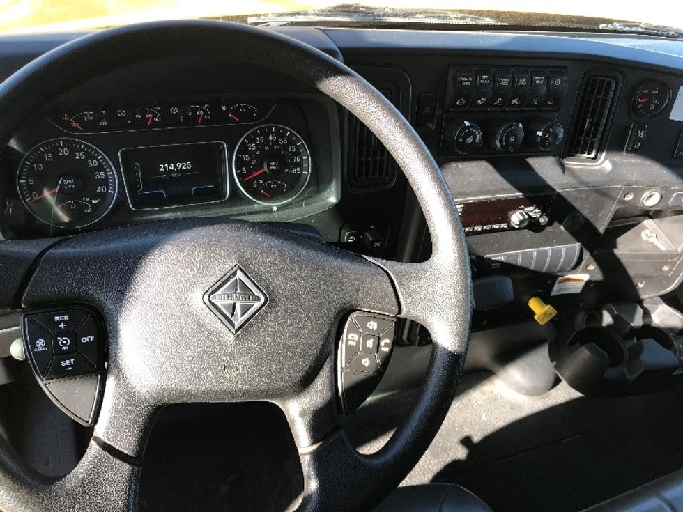 Medium Duty Box Truck-Light and Medium Duty Trucks-International-2021-MV607-Houston-TX-214,926\n\t\tmiles-$ 40,000 - Image 18