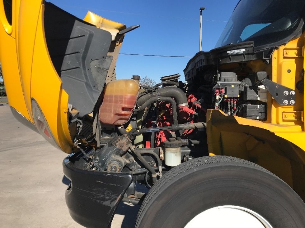 Medium Duty Box Truck-Light and Medium Duty Trucks-International-2021-MV607-Houston-TX-214,926\n\t\tmiles-$ 40,000 - Image 24