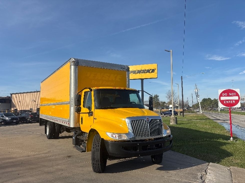 Medium Duty Box Truck-Light and Medium Duty Trucks-International-2021-MV607-Houston-TX-217,482\n\t\tmiles-$ 39,750 - Image 1