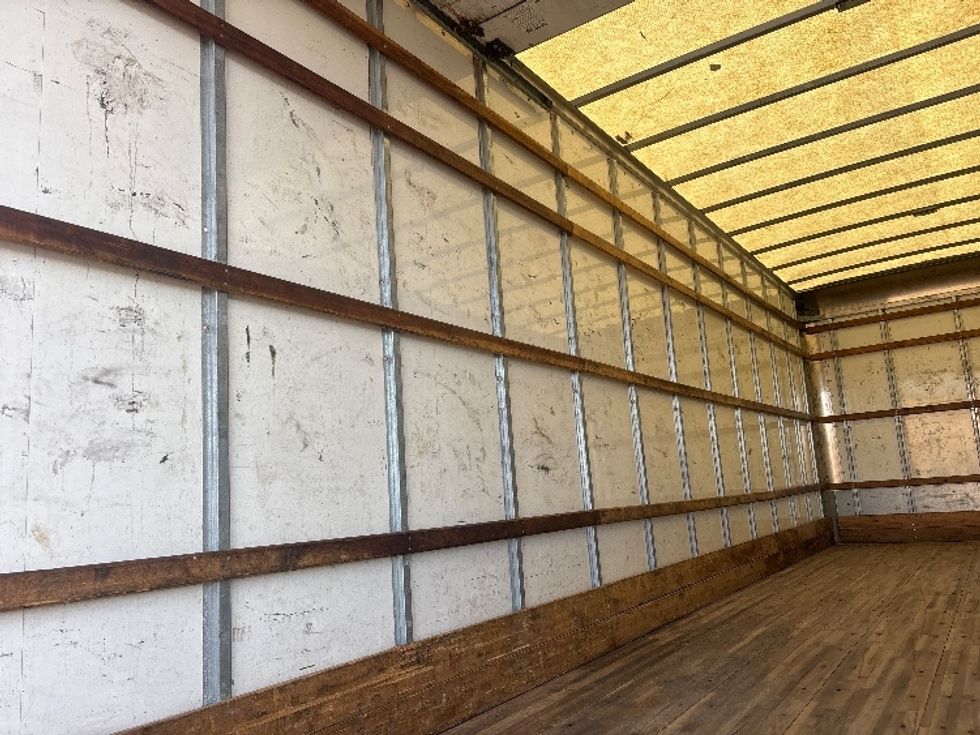 Medium Duty Box Truck-Light and Medium Duty Trucks-International-2021-MV607-Houston-TX-217,482\n\t\tmiles-$ 39,750 - Image 10