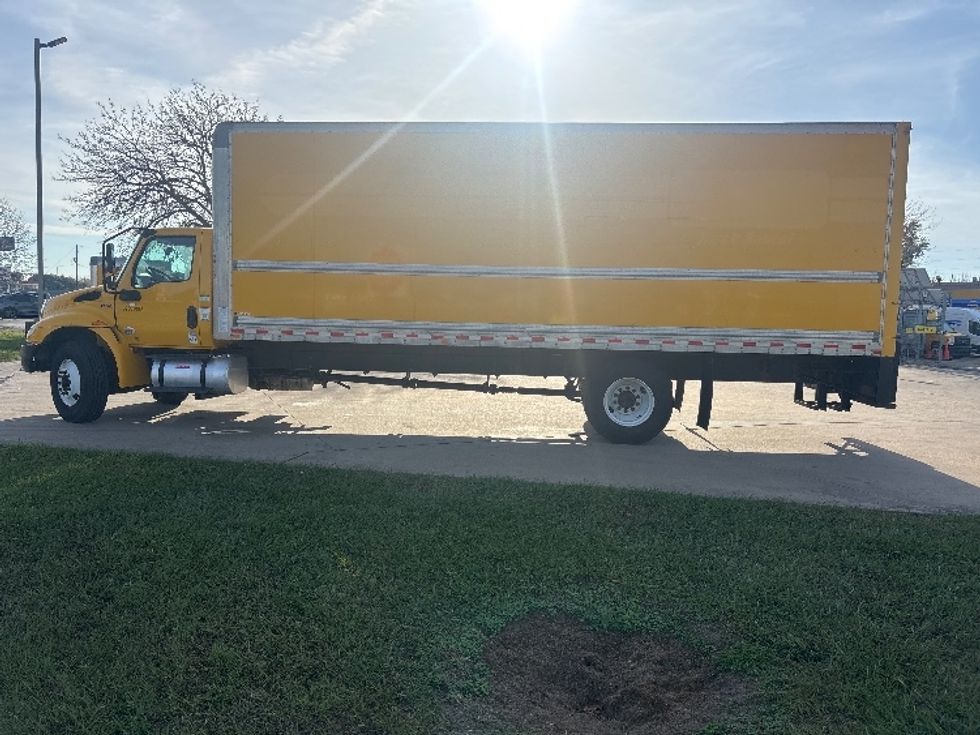 Medium Duty Box Truck-Light and Medium Duty Trucks-International-2021-MV607-Houston-TX-217,482\n\t\tmiles-$ 39,750 - Image 4