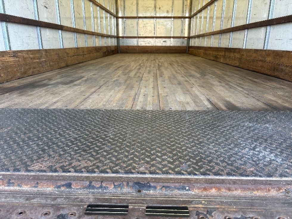 Medium Duty Box Truck-Light and Medium Duty Trucks-International-2021-MV607-Houston-TX-217,482\n\t\tmiles-$ 39,750 - Image 9