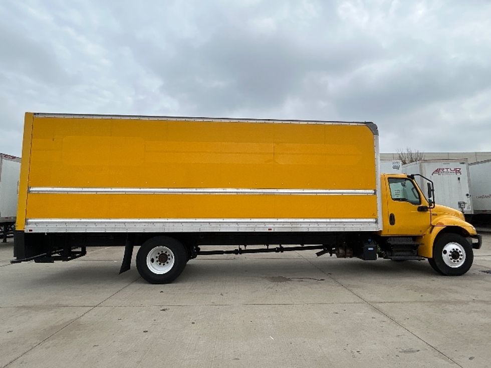 Medium Duty Box Truck-Light and Medium Duty Trucks-International-2021-MV607-Houston-TX-218,277\n\t\tmiles-$ 39,500 - Image 15
