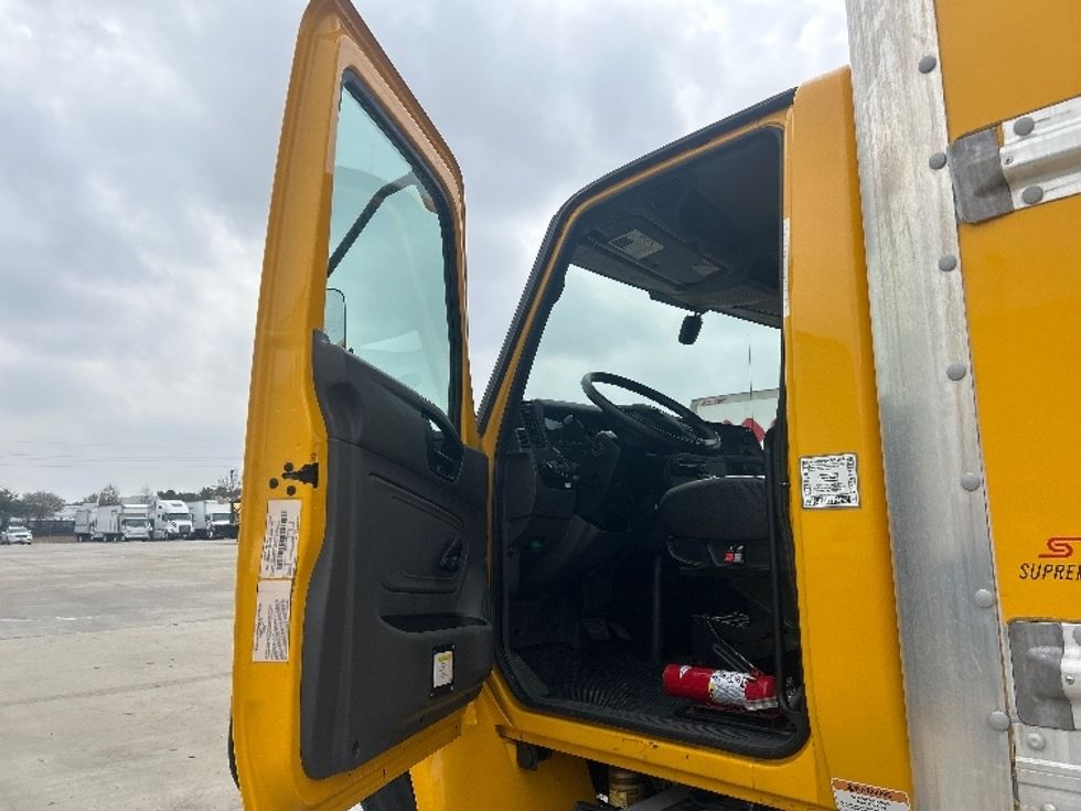Medium Duty Box Truck-Light and Medium Duty Trucks-International-2021-MV607-Houston-TX-218,277\n\t\tmiles-$ 39,500 - Image 16