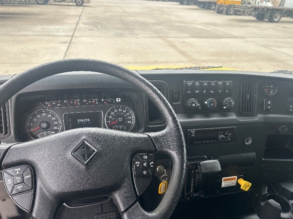 Medium Duty Box Truck-Light and Medium Duty Trucks-International-2021-MV607-Houston-TX-218,277\n\t\tmiles-$ 39,500 - Image 18