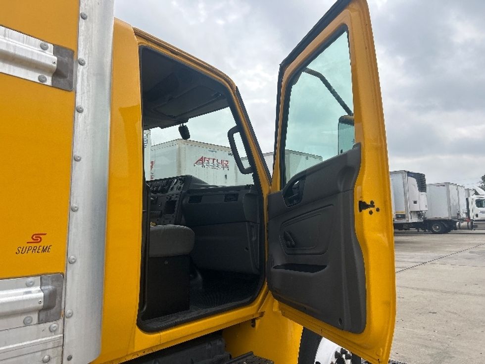 Medium Duty Box Truck-Light and Medium Duty Trucks-International-2021-MV607-Houston-TX-218,277\n\t\tmiles-$ 39,500 - Image 20