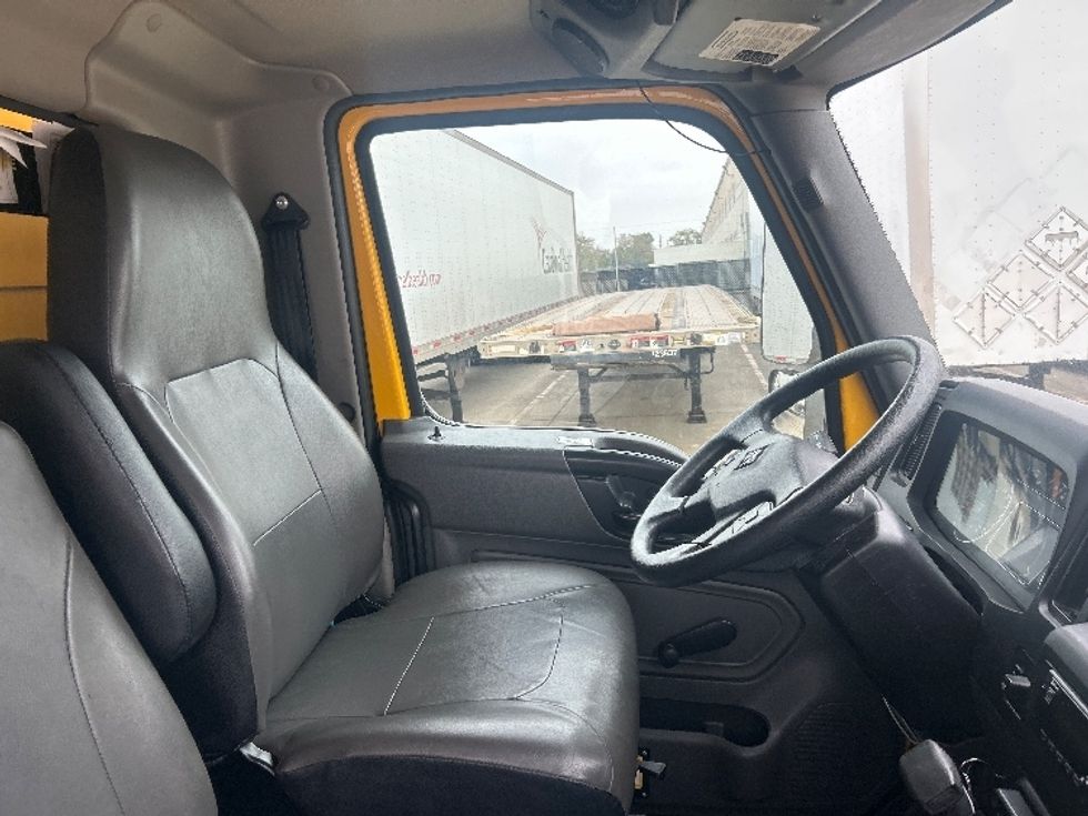 Medium Duty Box Truck-Light and Medium Duty Trucks-International-2021-MV607-Houston-TX-218,277\n\t\tmiles-$ 39,500 - Image 22