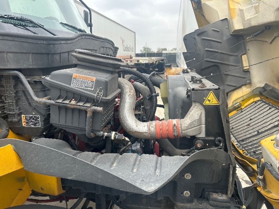 Medium Duty Box Truck-Light and Medium Duty Trucks-International-2021-MV607-Houston-TX-218,277\n\t\tmiles-$ 39,500 - Image 23