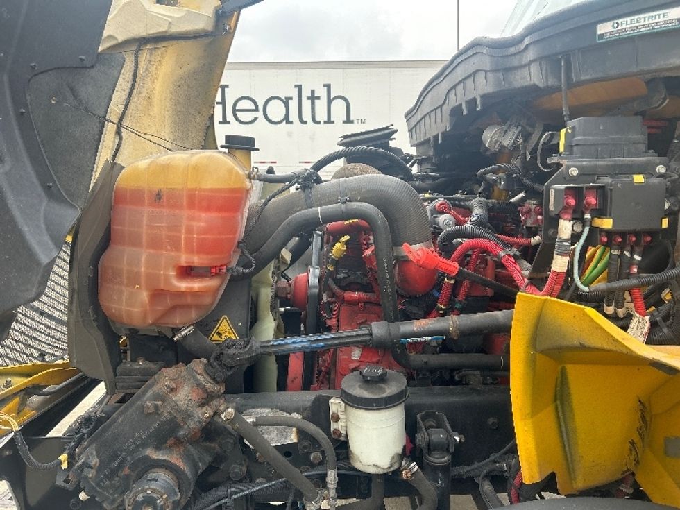 Medium Duty Box Truck-Light and Medium Duty Trucks-International-2021-MV607-Houston-TX-218,277\n\t\tmiles-$ 39,500 - Image 24