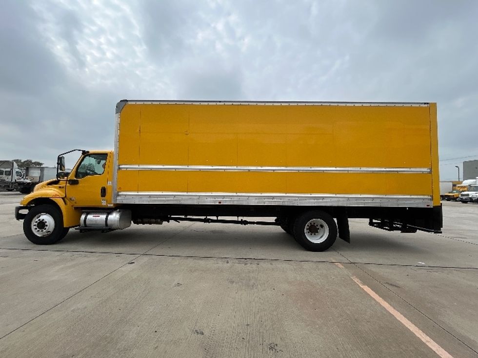 Medium Duty Box Truck-Light and Medium Duty Trucks-International-2021-MV607-Houston-TX-218,277\n\t\tmiles-$ 39,500 - Image 4