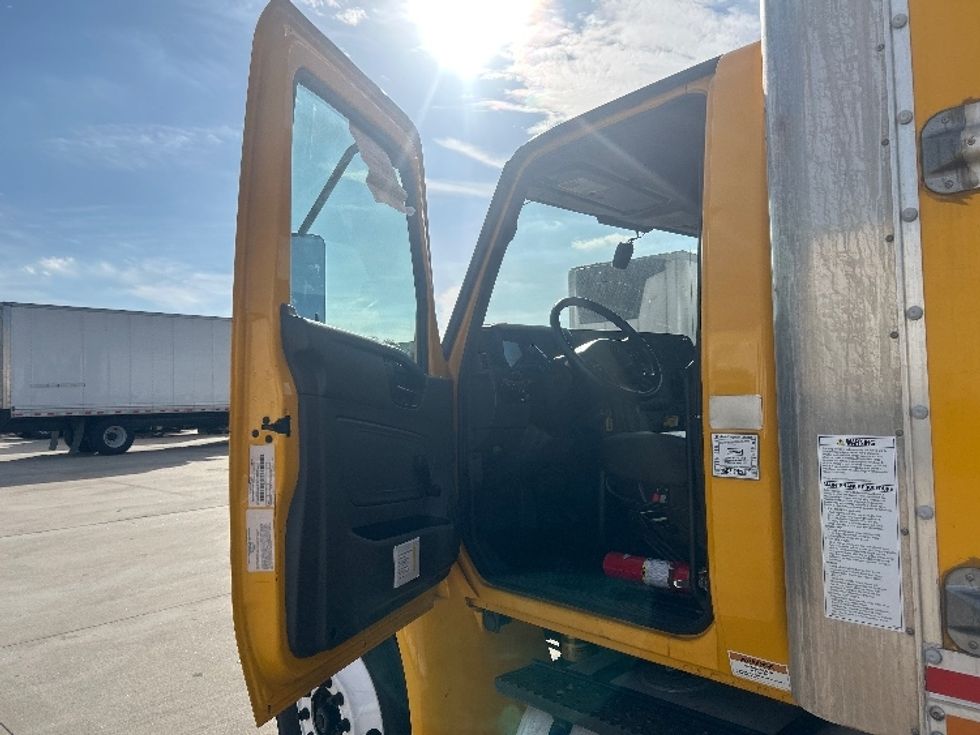 Medium Duty Box Truck-Light and Medium Duty Trucks-International-2021-MV607-Houston-TX-228,690\n\t\tmiles-$ 38,000 - Image 16