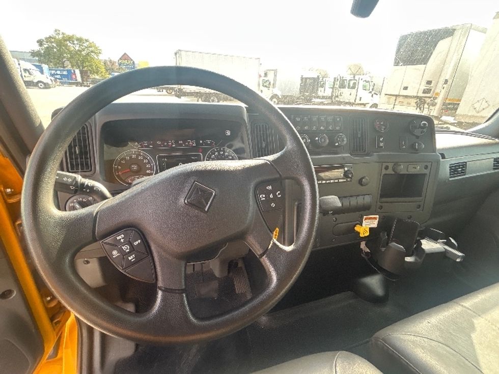 Medium Duty Box Truck-Light and Medium Duty Trucks-International-2021-MV607-Houston-TX-228,690\n\t\tmiles-$ 38,000 - Image 18