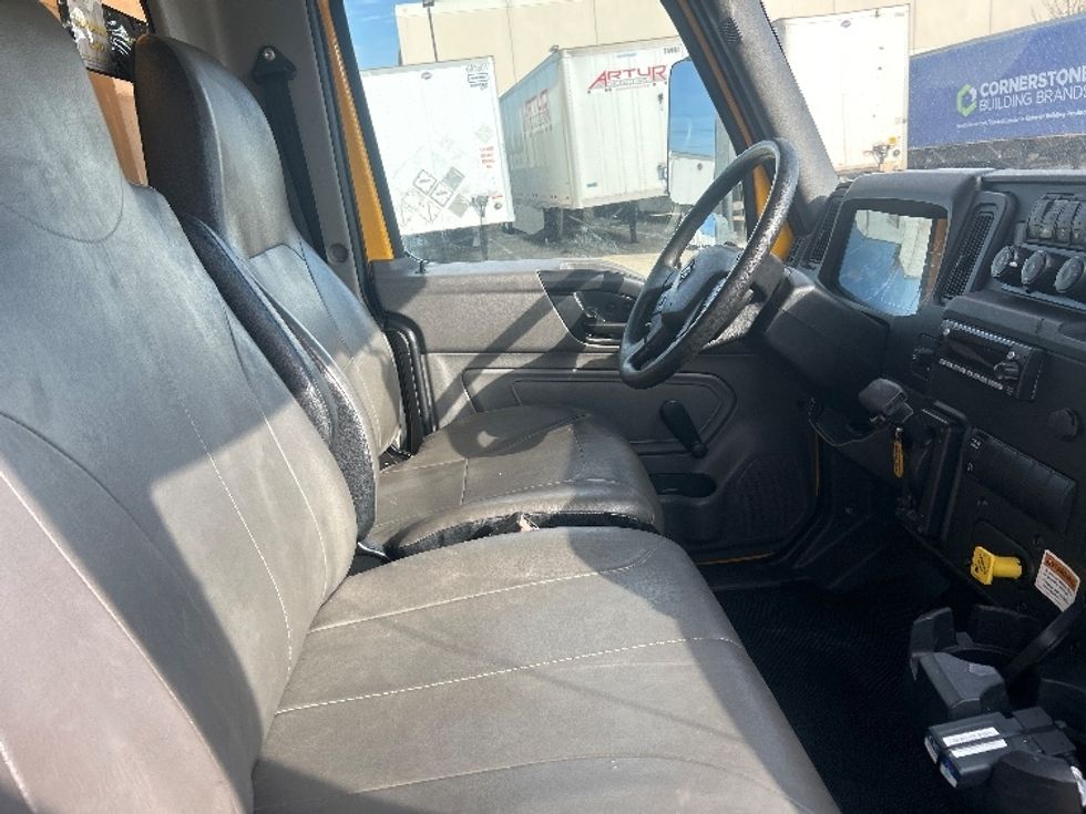 Medium Duty Box Truck-Light and Medium Duty Trucks-International-2021-MV607-Houston-TX-228,690\n\t\tmiles-$ 38,000 - Image 22