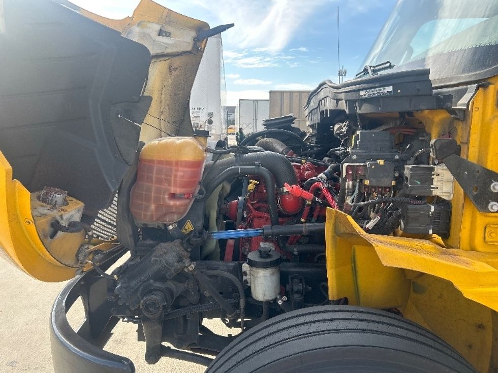 Medium Duty Box Truck-Light and Medium Duty Trucks-International-2021-MV607-Houston-TX-228,690\n\t\tmiles-$ 38,000 - Image 24