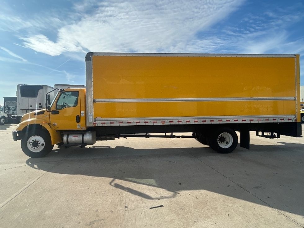 Medium Duty Box Truck-Light and Medium Duty Trucks-International-2021-MV607-Houston-TX-228,690\n\t\tmiles-$ 38,000 - Image 4