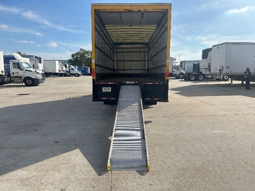 Medium Duty Box Truck-Light and Medium Duty Trucks-International-2021-MV607-Houston-TX-228,690\n\t\tmiles-$ 38,000 - Image 9