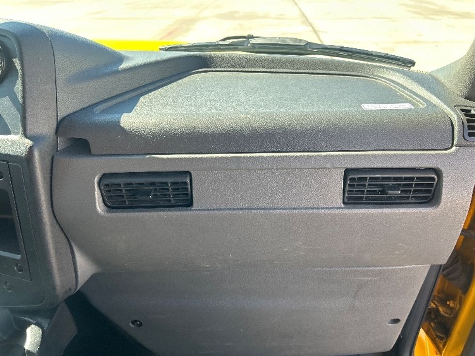 Medium Duty Box Truck-Light and Medium Duty Trucks-International-2021-MV607-Houston-TX-231,477\n\t\tmiles-$ 33,750 - Image 18