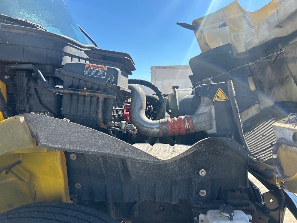 Medium Duty Box Truck-Light and Medium Duty Trucks-International-2021-MV607-Houston-TX-231,477\n\t\tmiles-$ 33,750 - Image 20