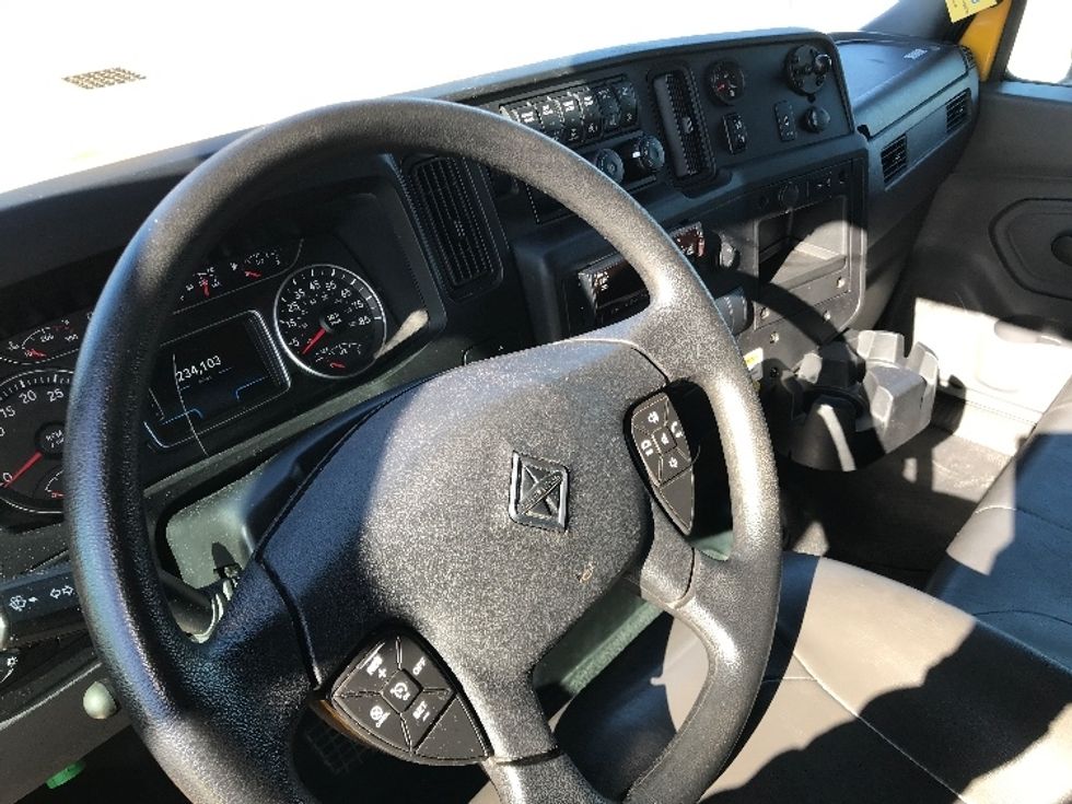 Medium Duty Box Truck-Light and Medium Duty Trucks-International-2021-MV607-Houston-TX-234,104\n\t\tmiles-$ 37,250 - Image 16