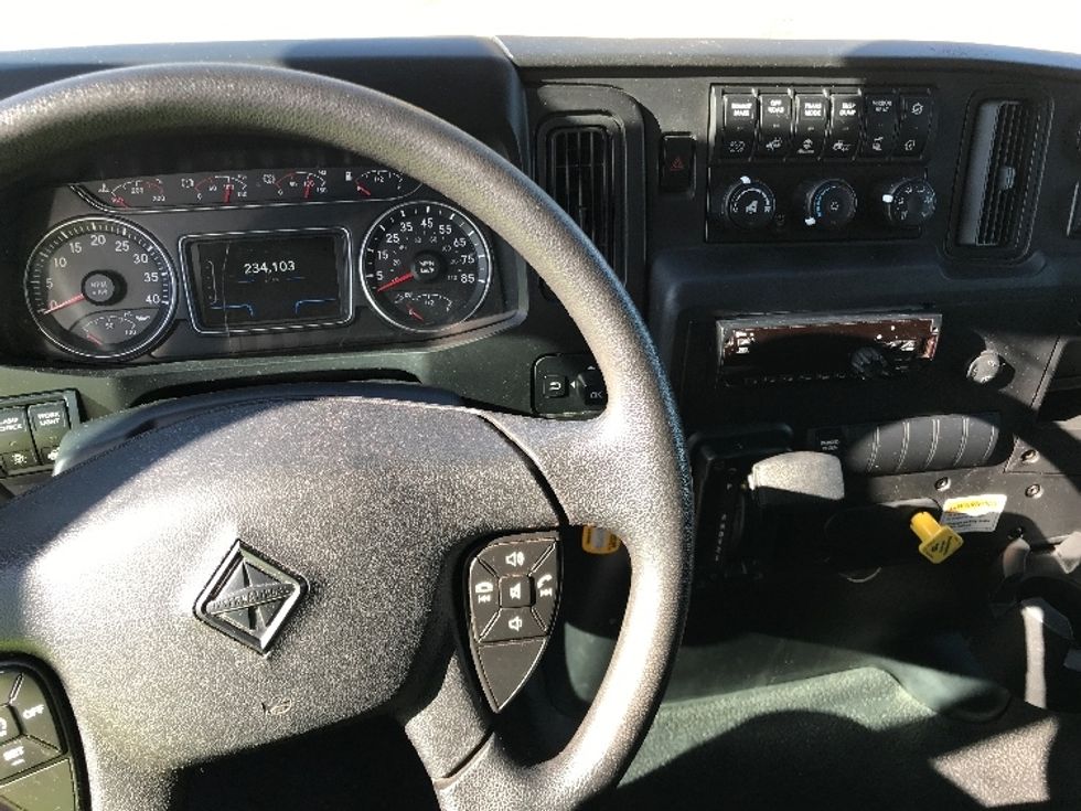 Medium Duty Box Truck-Light and Medium Duty Trucks-International-2021-MV607-Houston-TX-234,104\n\t\tmiles-$ 37,250 - Image 17