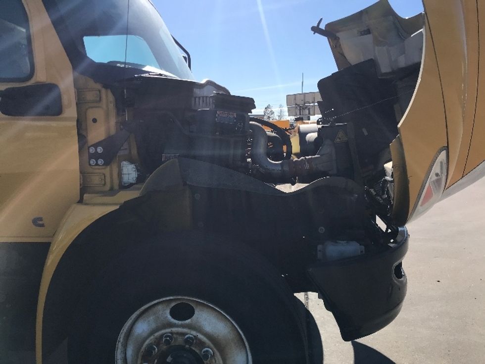 Medium Duty Box Truck-Light and Medium Duty Trucks-International-2021-MV607-Houston-TX-234,104\n\t\tmiles-$ 37,250 - Image 22