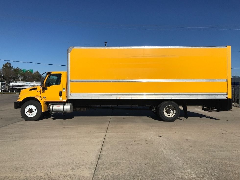 Medium Duty Box Truck-Light and Medium Duty Trucks-International-2021-MV607-Houston-TX-234,104\n\t\tmiles-$ 37,250 - Image 4