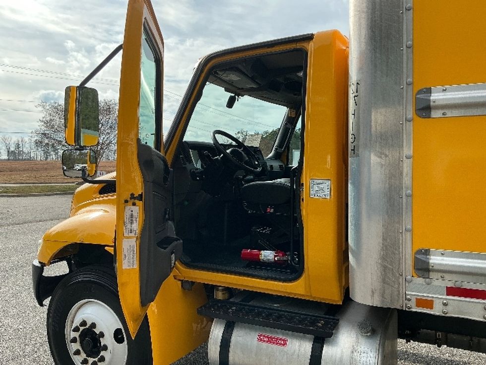 Medium Duty Box Truck-Light and Medium Duty Trucks-International-2021-MV607-Houston-TX-245,395\n\t\tmiles-$ 33,750 - Image 16