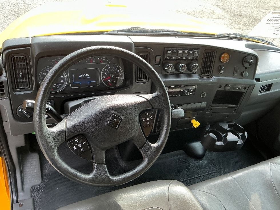 Medium Duty Box Truck-Light and Medium Duty Trucks-International-2021-MV607-Houston-TX-245,395\n\t\tmiles-$ 33,750 - Image 18