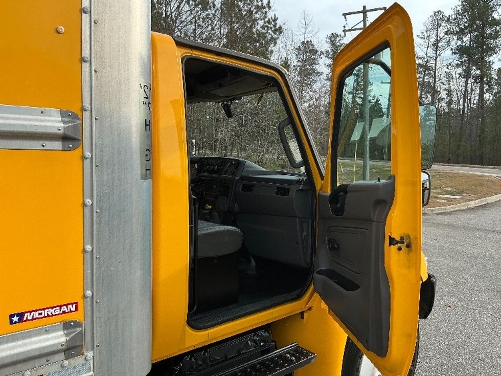 Medium Duty Box Truck-Light and Medium Duty Trucks-International-2021-MV607-Houston-TX-245,395\n\t\tmiles-$ 33,750 - Image 20