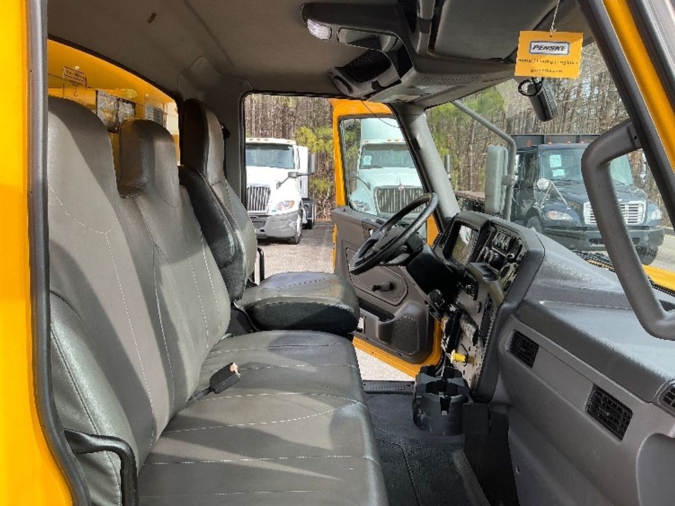 Medium Duty Box Truck-Light and Medium Duty Trucks-International-2021-MV607-Houston-TX-245,395\n\t\tmiles-$ 33,750 - Image 22