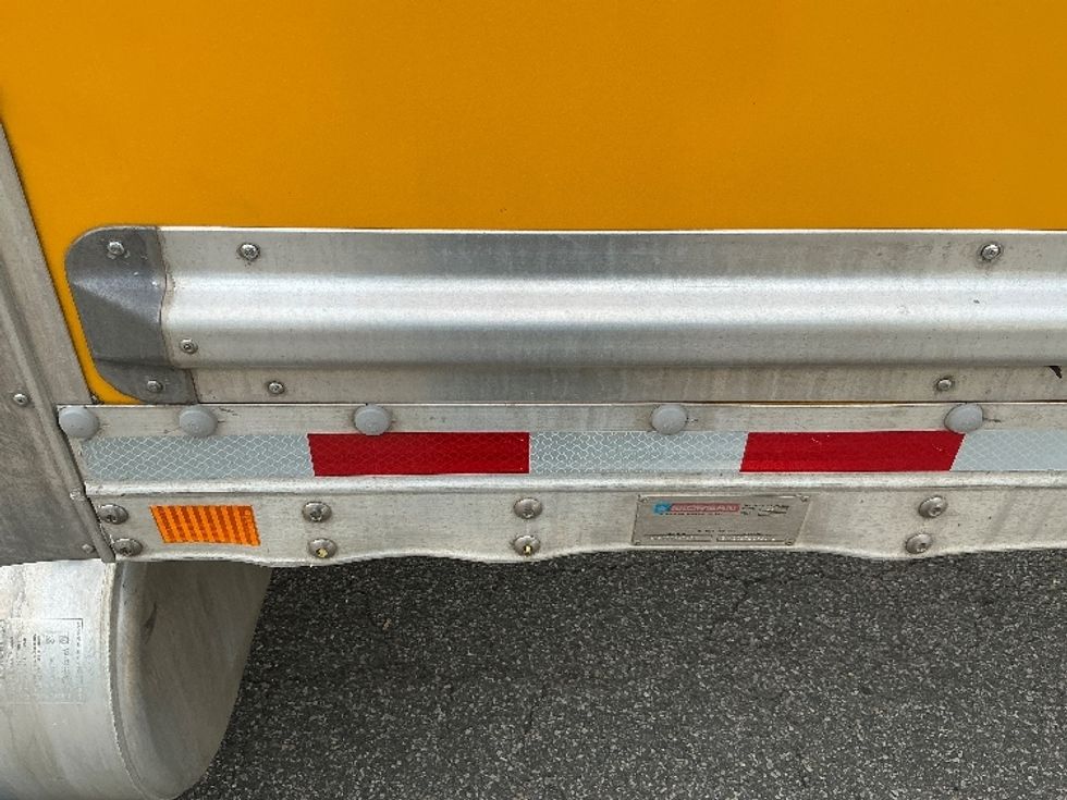 Medium Duty Box Truck-Light and Medium Duty Trucks-International-2021-MV607-Houston-TX-245,395\n\t\tmiles-$ 33,750 - Image 26