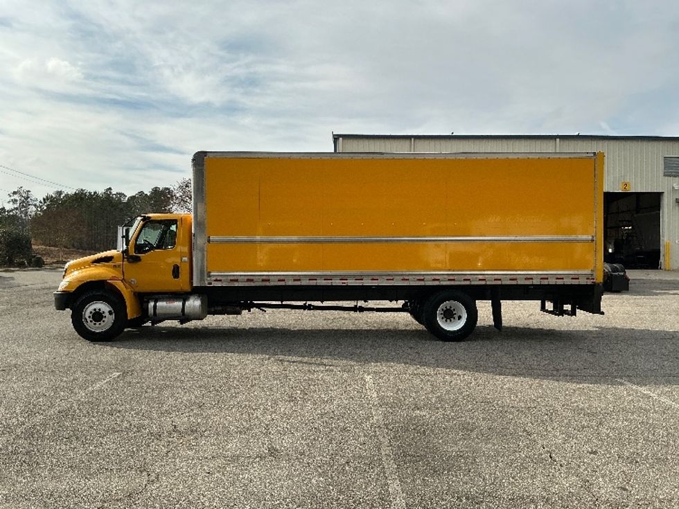 Medium Duty Box Truck-Light and Medium Duty Trucks-International-2021-MV607-Houston-TX-245,395\n\t\tmiles-$ 33,750 - Image 4