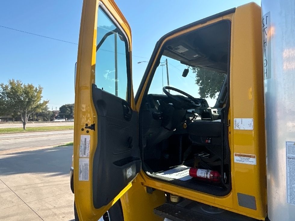 Medium Duty Box Truck-Light and Medium Duty Trucks-International-2021-MV607-Houston-TX-279,085\n\t\tmiles-$ 28,500 - Image 15
