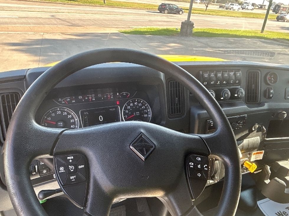 Medium Duty Box Truck-Light and Medium Duty Trucks-International-2021-MV607-Houston-TX-279,085\n\t\tmiles-$ 28,500 - Image 16
