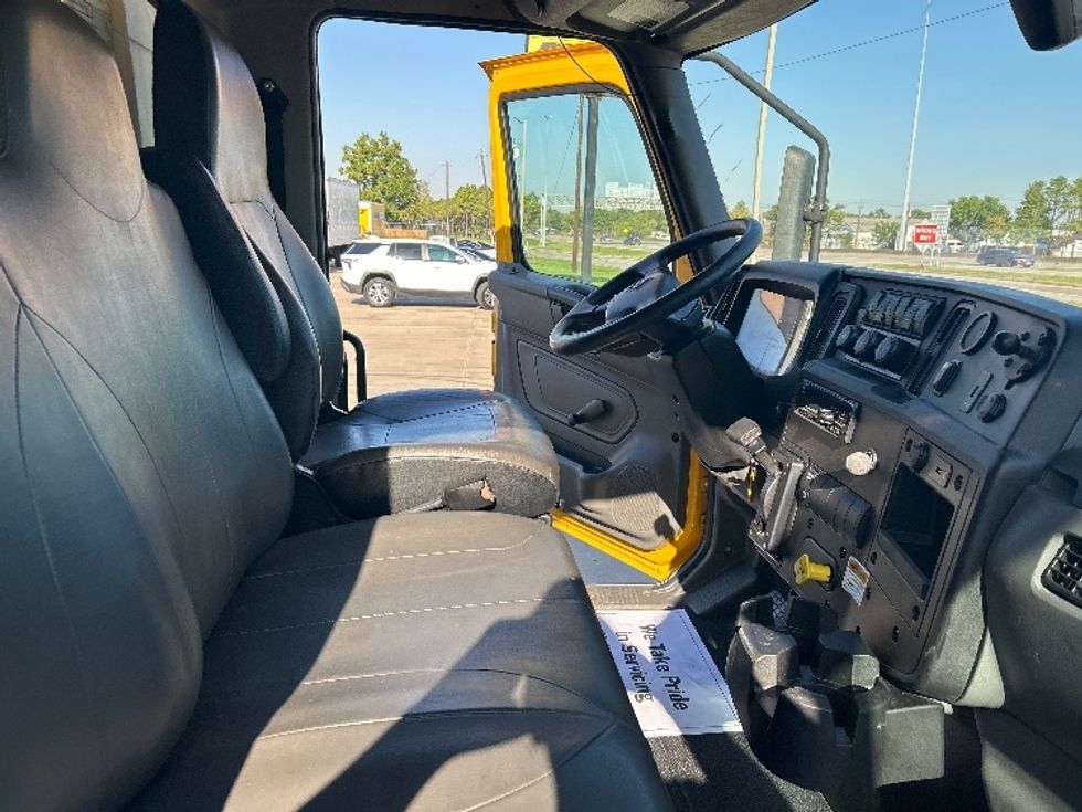 Medium Duty Box Truck-Light and Medium Duty Trucks-International-2021-MV607-Houston-TX-279,085\n\t\tmiles-$ 28,500 - Image 21