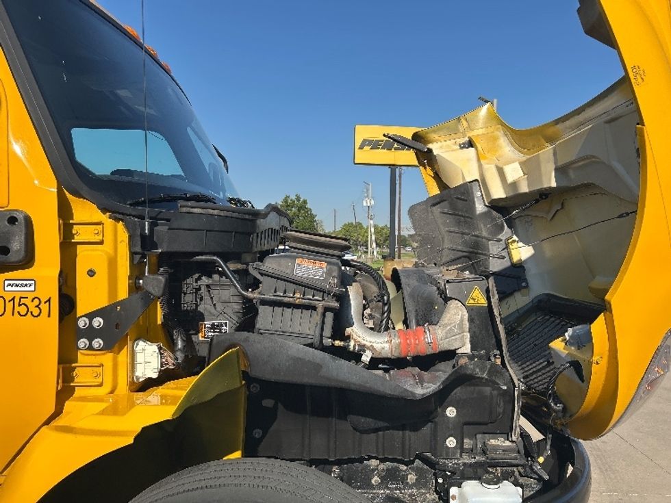 Medium Duty Box Truck-Light and Medium Duty Trucks-International-2021-MV607-Houston-TX-279,085\n\t\tmiles-$ 28,500 - Image 22