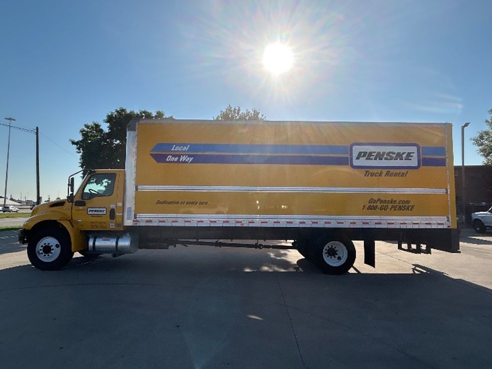 Medium Duty Box Truck-Light and Medium Duty Trucks-International-2021-MV607-Houston-TX-279,085\n\t\tmiles-$ 28,500 - Image 4