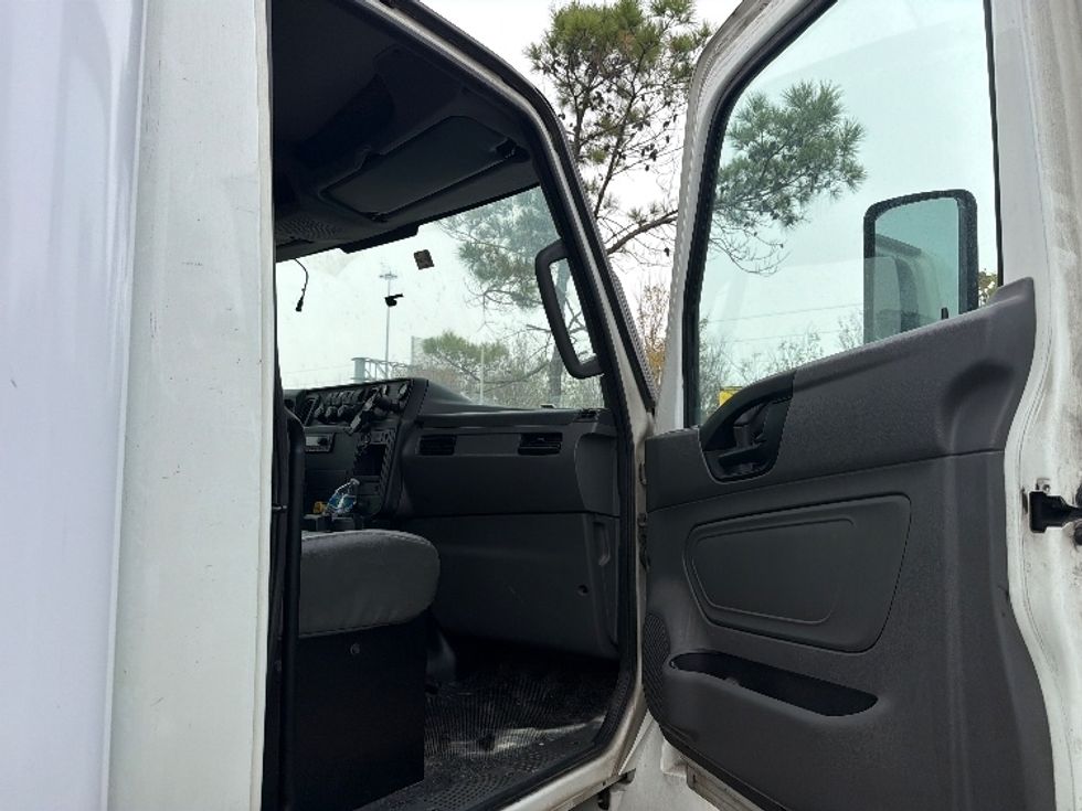 Medium Duty Box Truck-Light and Medium Duty Trucks-International-2021-MV607-Houston-TX-310,161\n\t\tmiles-$ 11,000 - Image 9