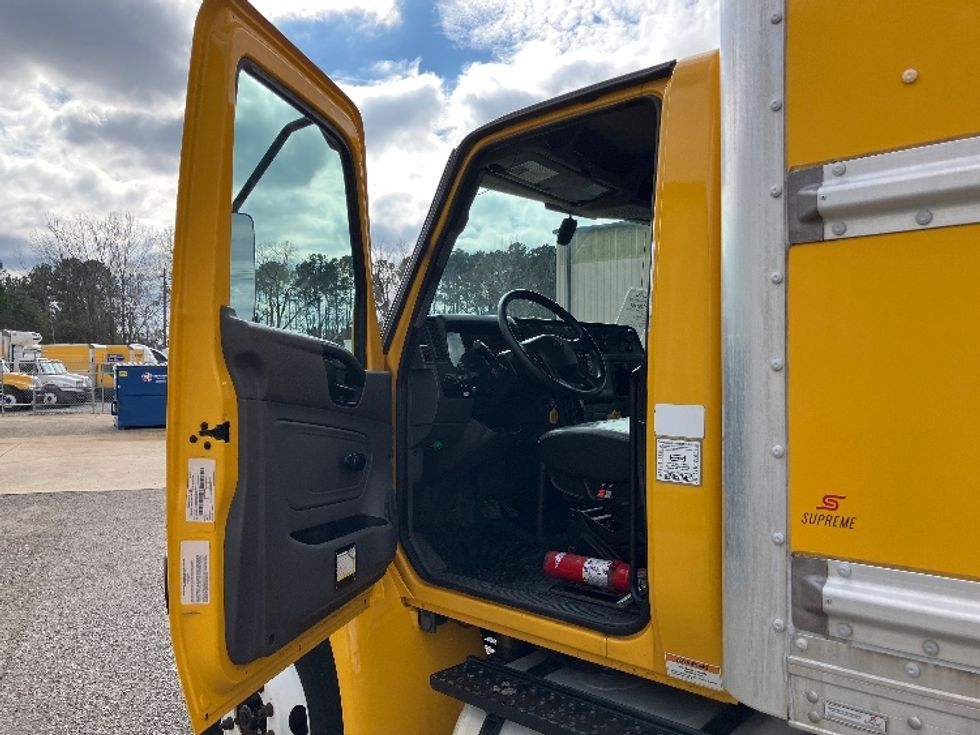 Medium Duty Box Truck-Light and Medium Duty Trucks-International-2021-MV607-Hueytown-AL-170,379\n\t\tmiles-$ 49,750 - Image 16