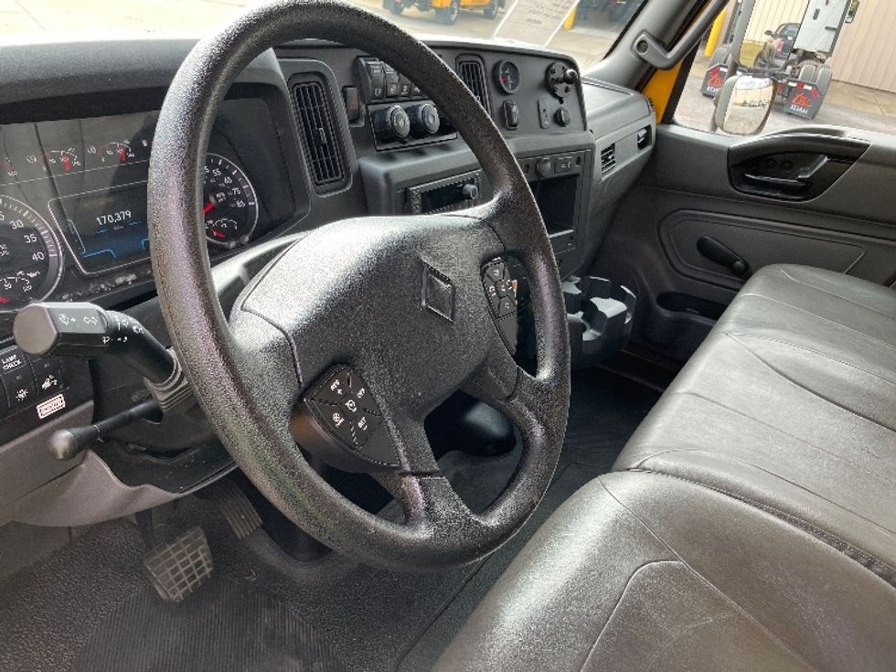 Medium Duty Box Truck-Light and Medium Duty Trucks-International-2021-MV607-Hueytown-AL-170,379\n\t\tmiles-$ 49,750 - Image 17