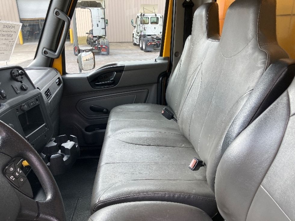 Medium Duty Box Truck-Light and Medium Duty Trucks-International-2021-MV607-Hueytown-AL-170,379\n\t\tmiles-$ 49,750 - Image 19